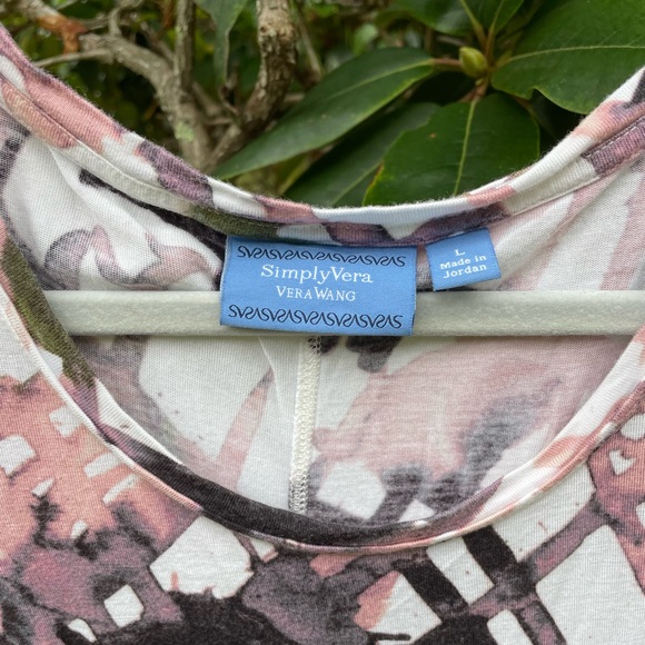 Simply Vera rayon beautiful and comfortable short sleeve shirt. Size L - Picture 3 of 3